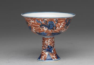 图片[2]-Stem cup with sea creatures and billows in underglaze blue and overglaze red, Ming dynasty, Xuande reign, 1426-1435-China Archive